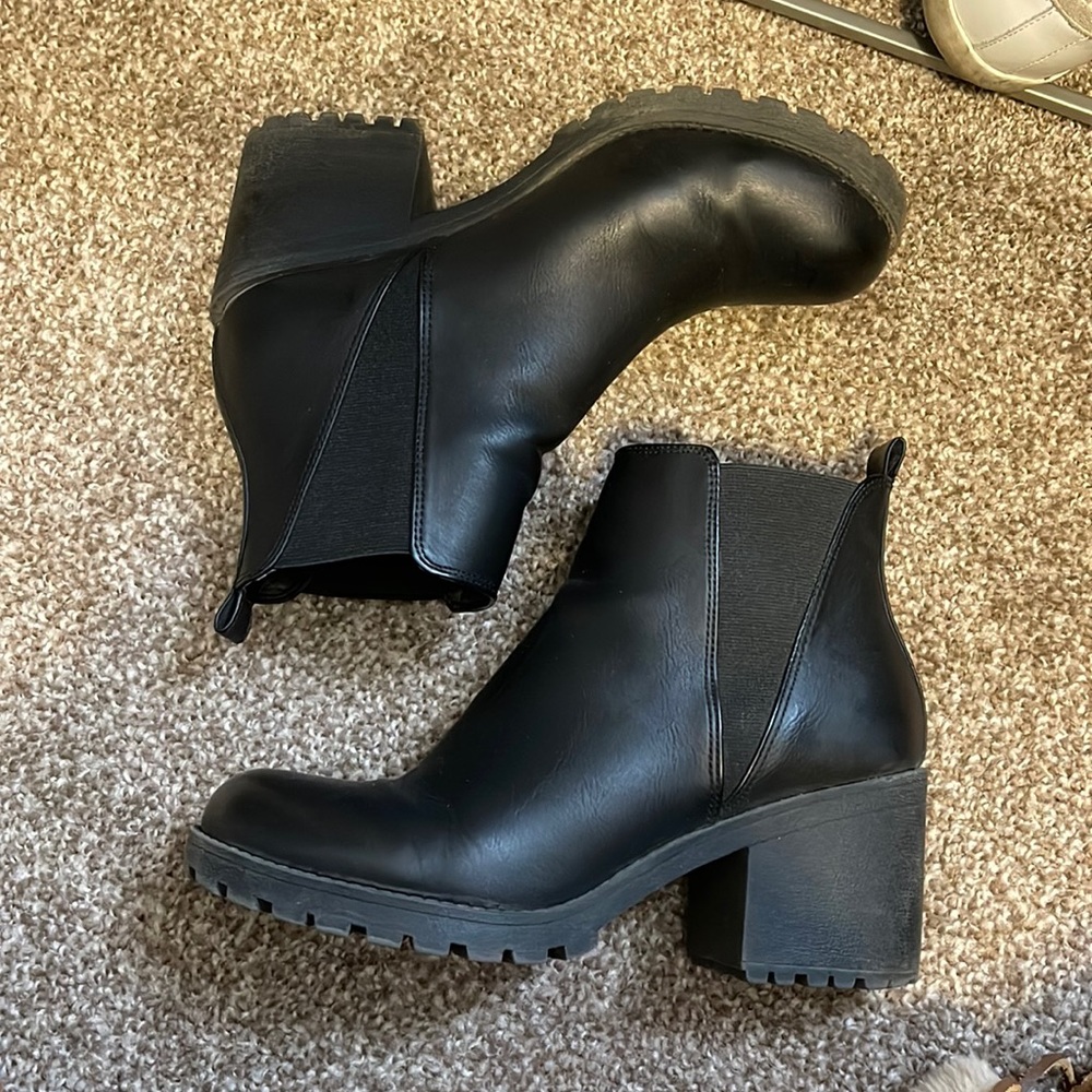 Black Dirty Laundry boots